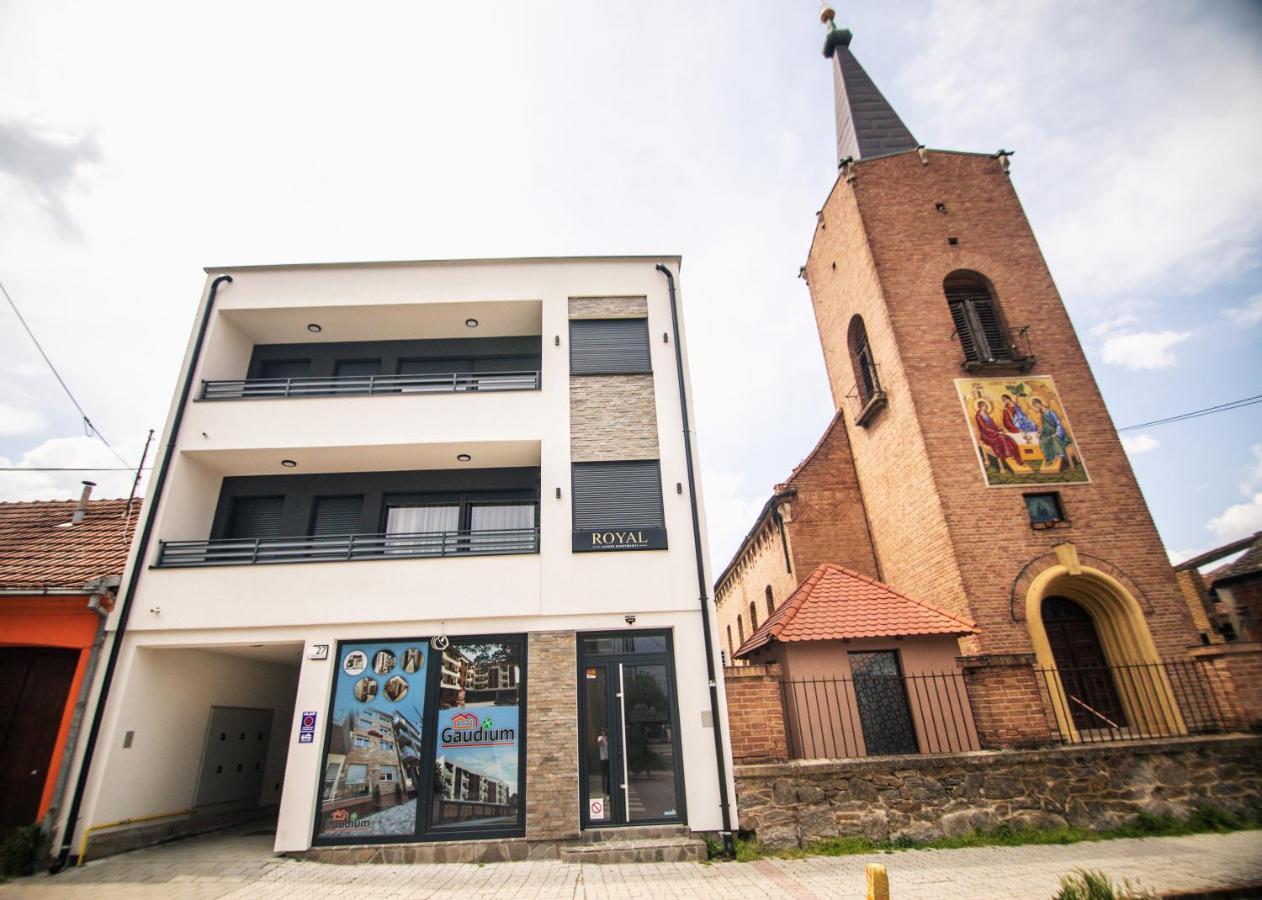 Royal Luxury Apartment Vrsac Eksteriør bilde